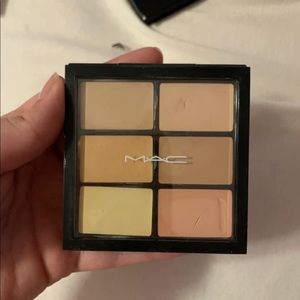 MAC concealer palette